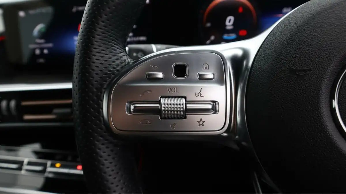 2021-mercedes-benz-eqc-e-eqc-400-amg-line-big-24