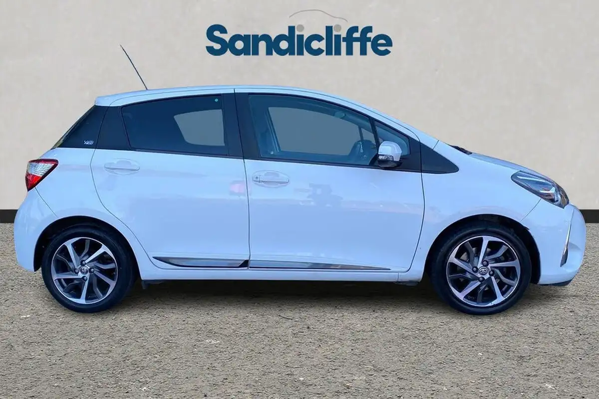 2020-toyota-yaris-15-vvt-i-y20-111bhp-1496cc-big-2
