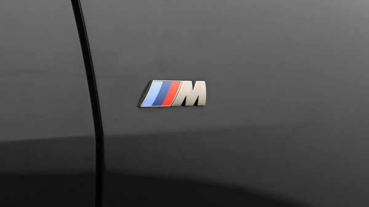 2022-bmw-i4-e-m50-big-22
