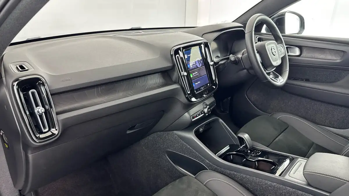 2022-volvo-c40-e-twin-recharge-pro-big-8