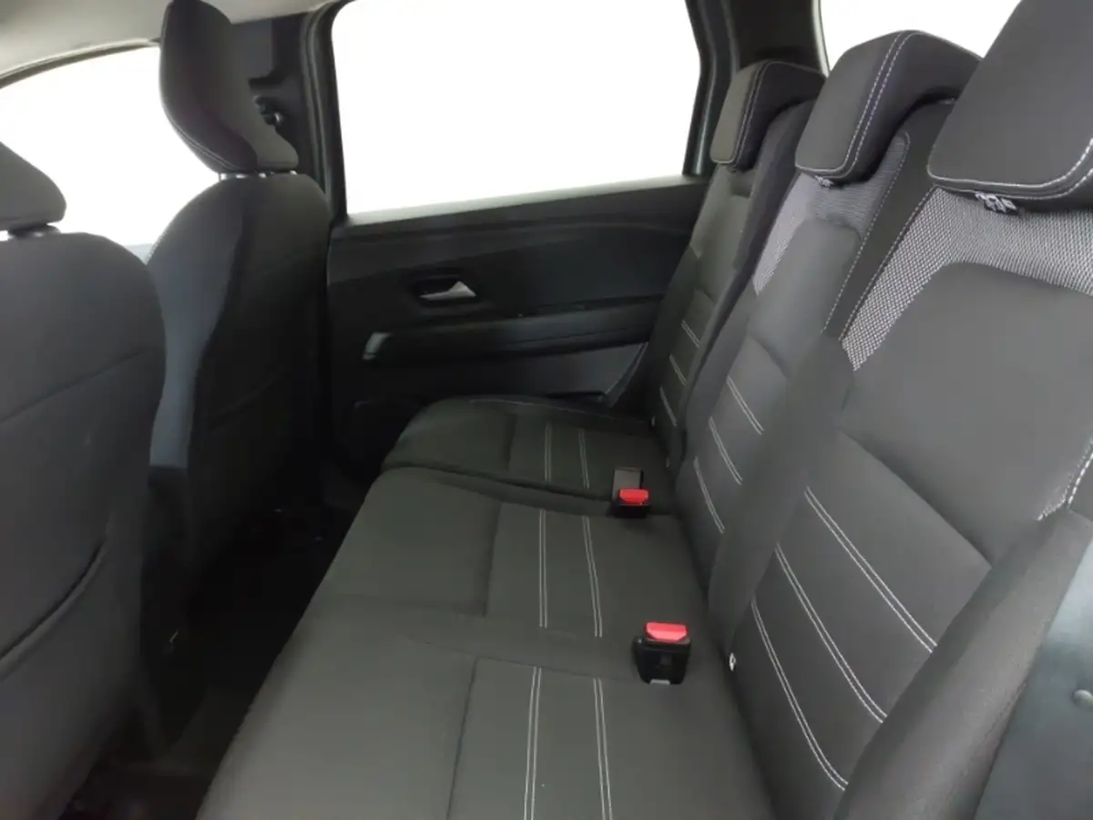 2023-volvo-c40-e-recharge-core-228bhp-big-5