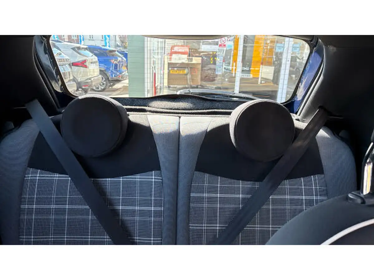 2020-fiat-500-10-lounge-big-14