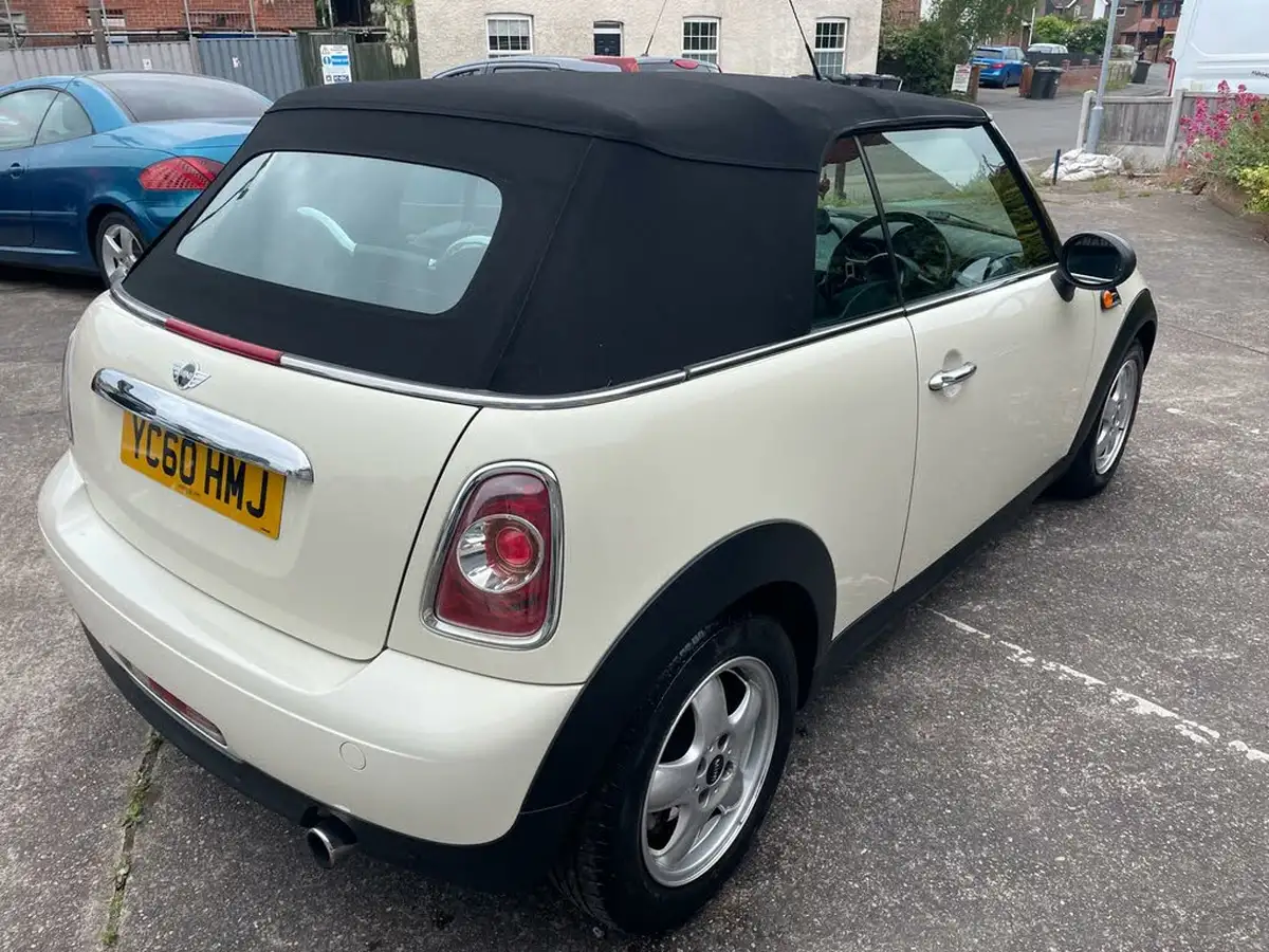 2010-mini-cooper-16-one-98bhp-convertible-2d-big-8