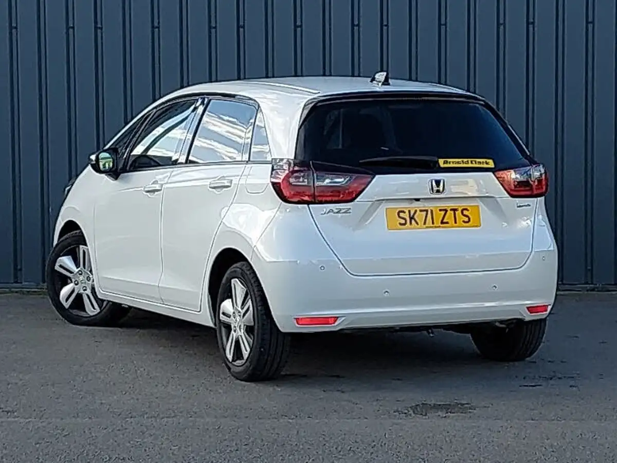 2021-honda-jazz-15-i-mmd-ex-107ps-big-1