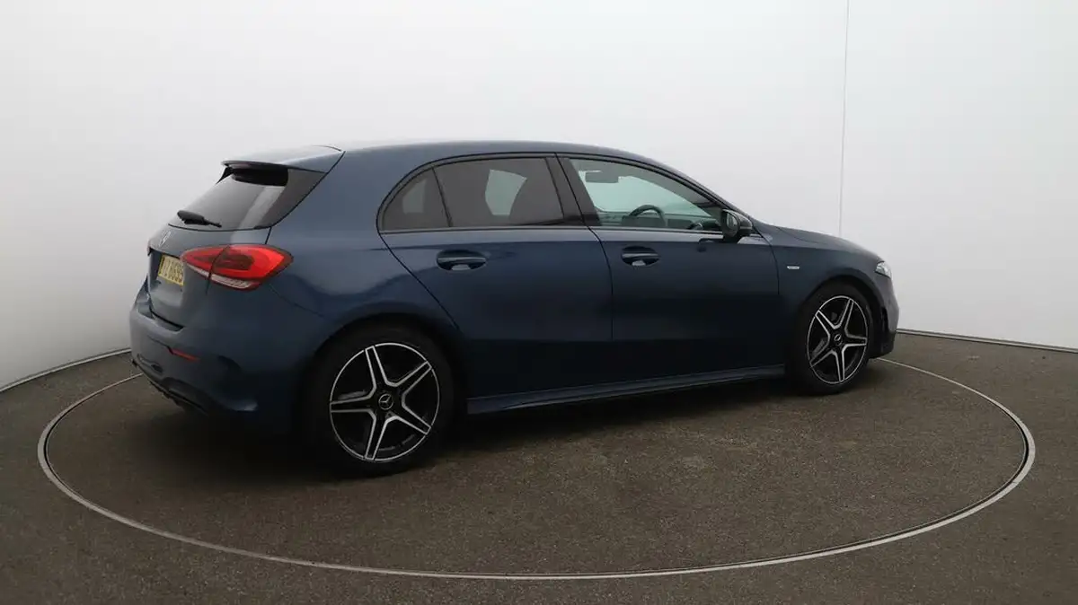 2022-mercedes-benz-a-class-13-a200-amg-line-edition-executive-hatchback-5d-big-51