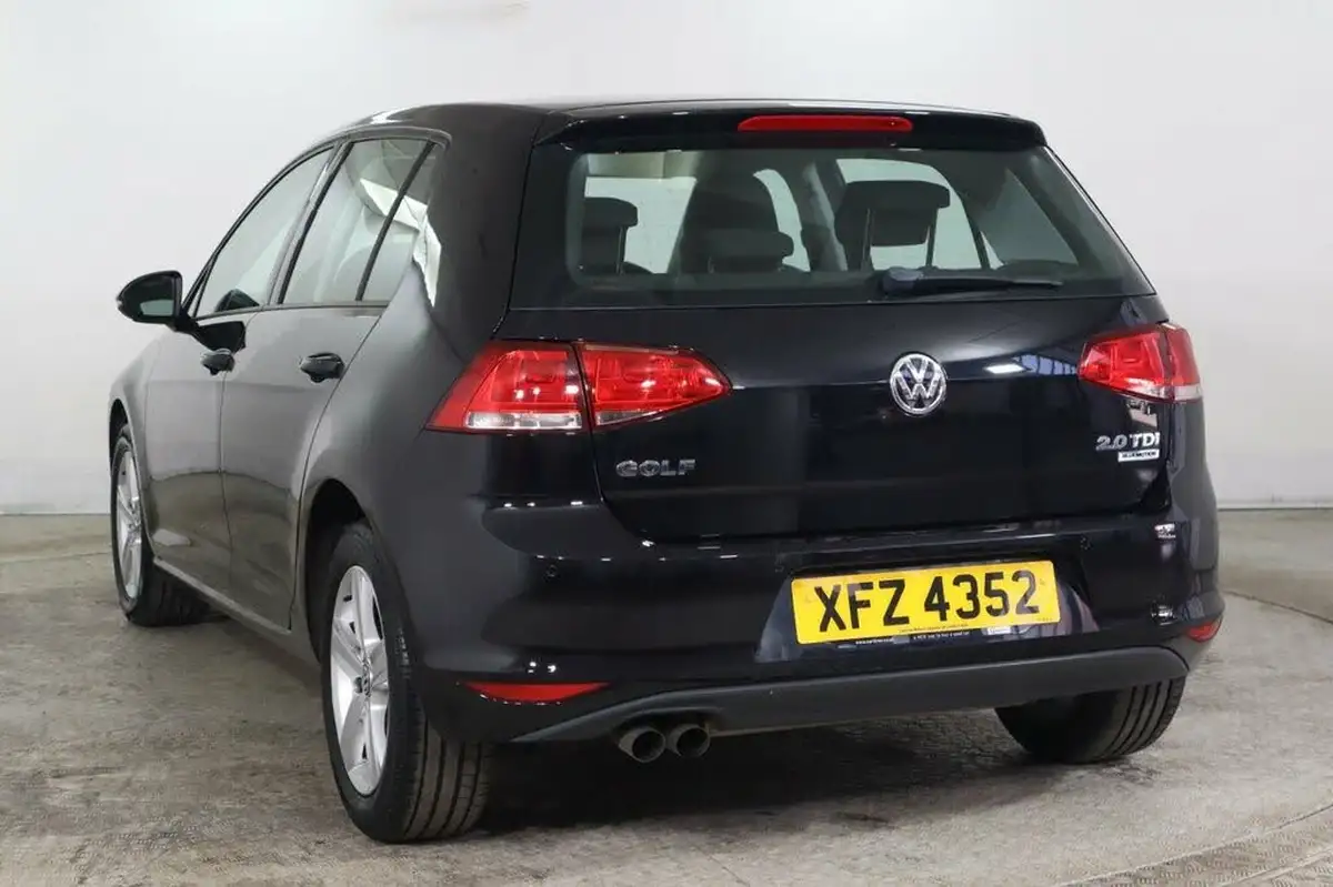 2015-volkswagen-golf-20tdi-match-bmtss-5d-dsg-big-5