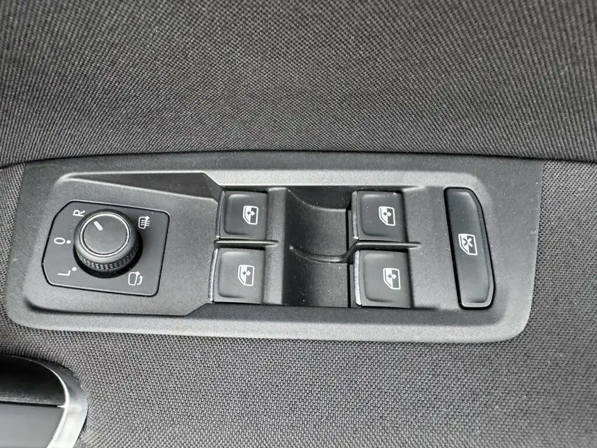2021-volkswagen-touran-15-tsi-sel-dsg-big-50