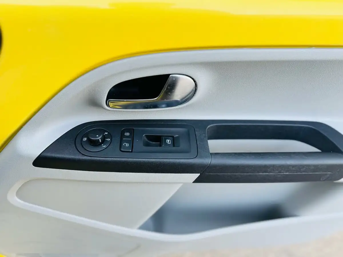 2012-seat-mii-10-se-60ps-5d-big-15