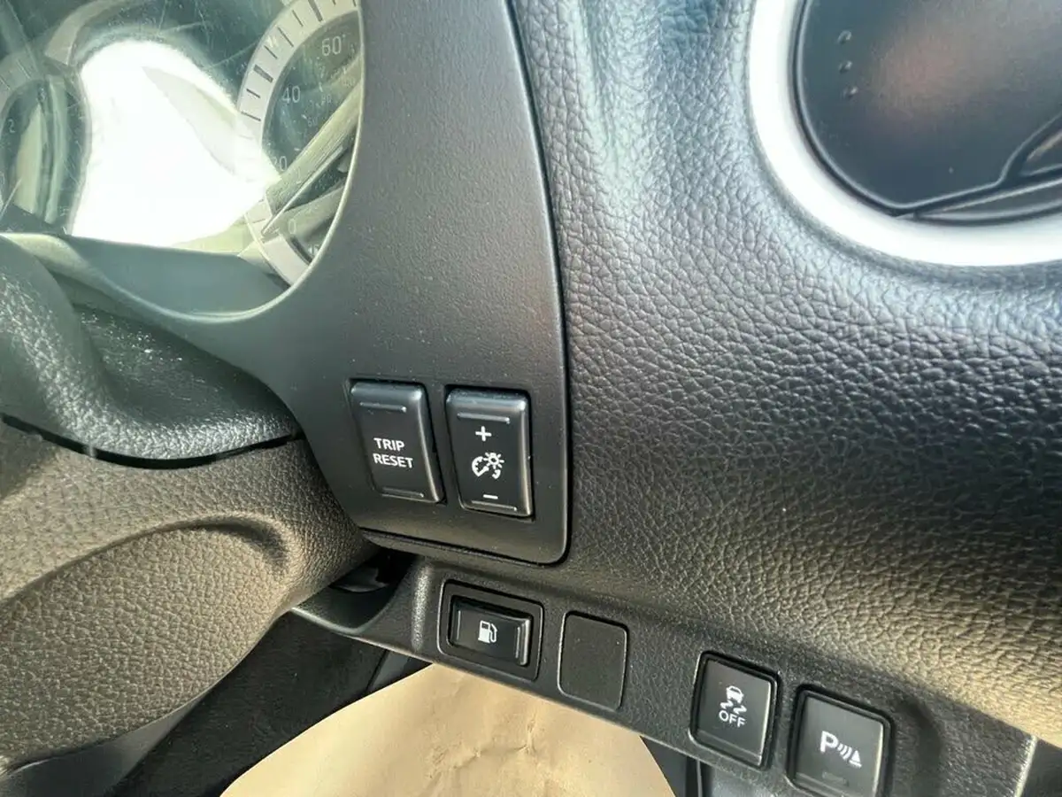 2017-nissan-navara-23dci-tekna-auto-big-17
