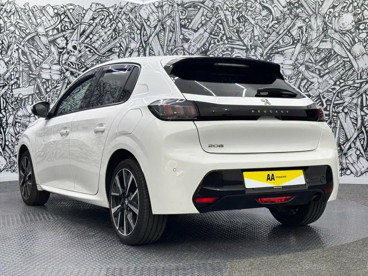 2020-peugeot-208-12-puretech-allure-100bhp-big-8