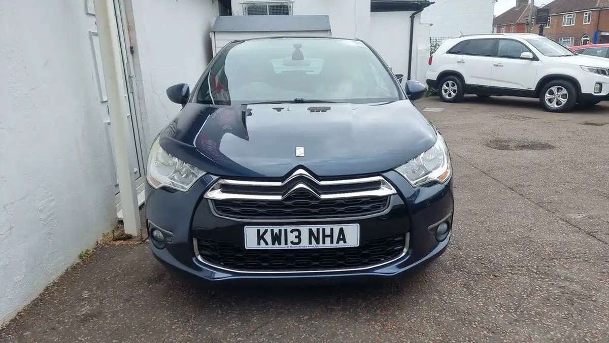 2013-citroen-ds4-16td-dstyle-big-2