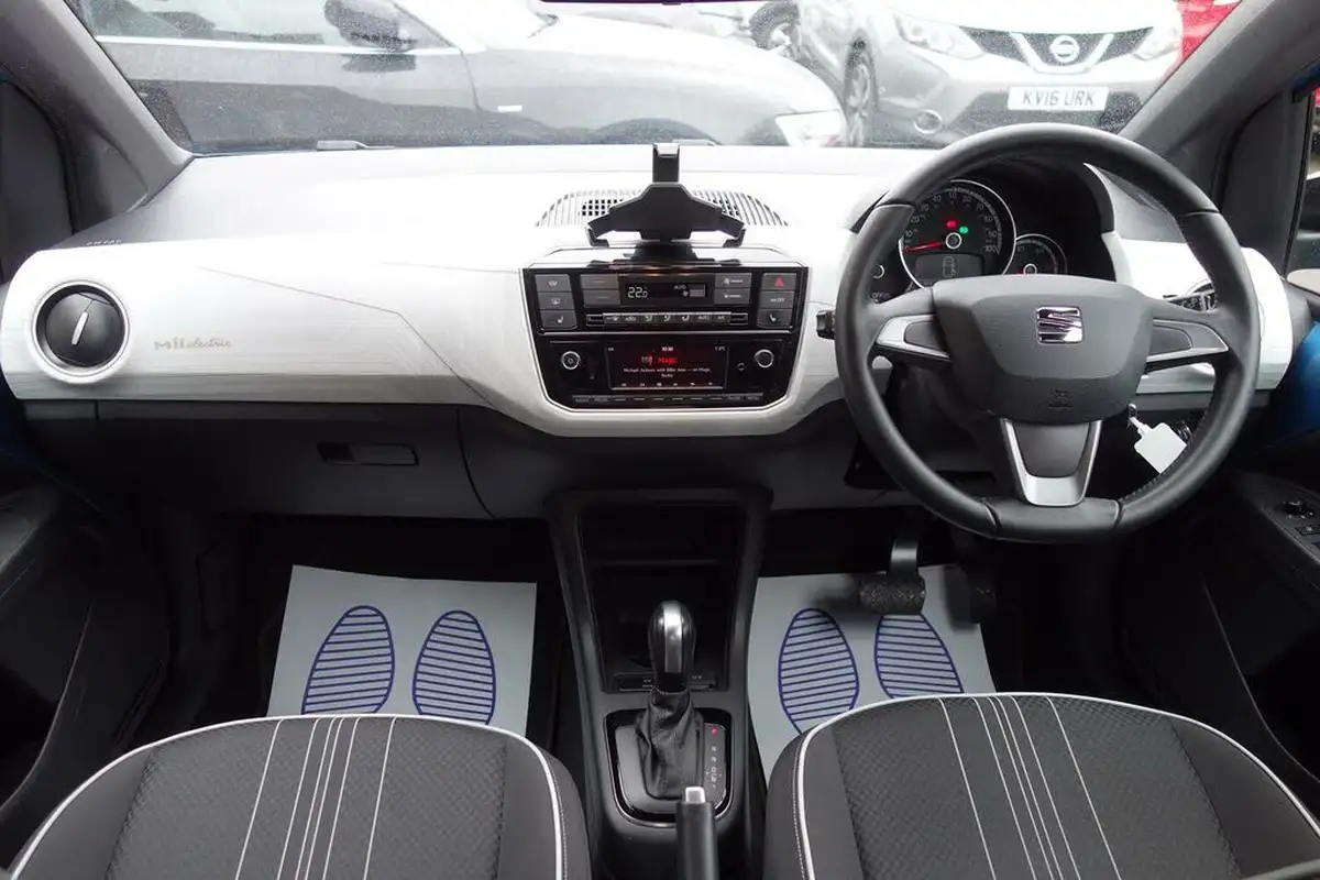 2021-seat-mii-e-big-4