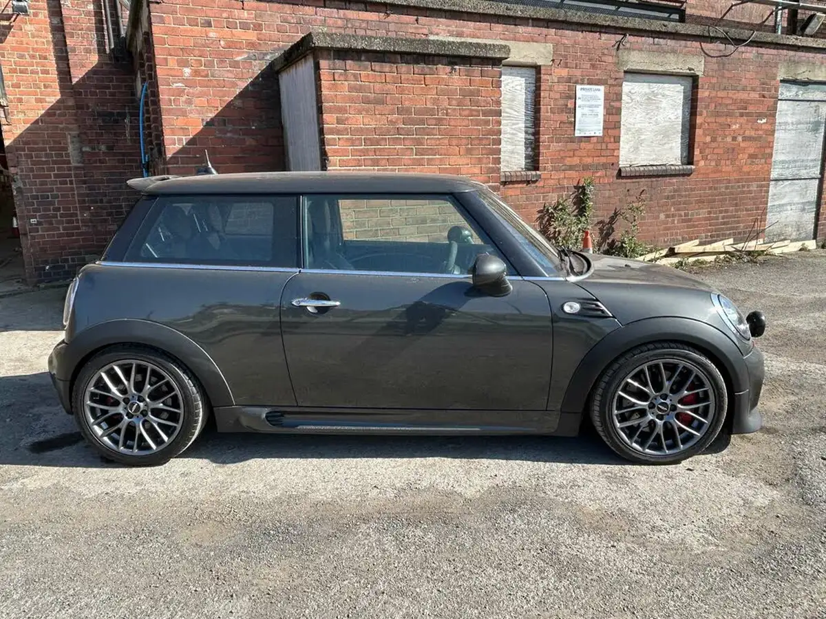 2012-mini-cooper-16-john-cooper-works-hatchback-3d-big-3