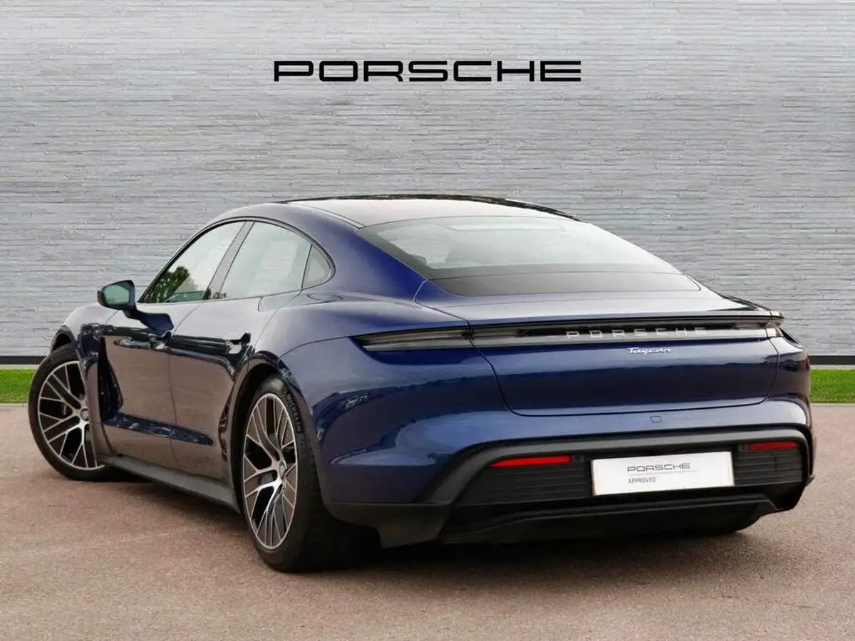 2022-porsche-taycan-e-base-476ps-performance-battery-plus-big-4
