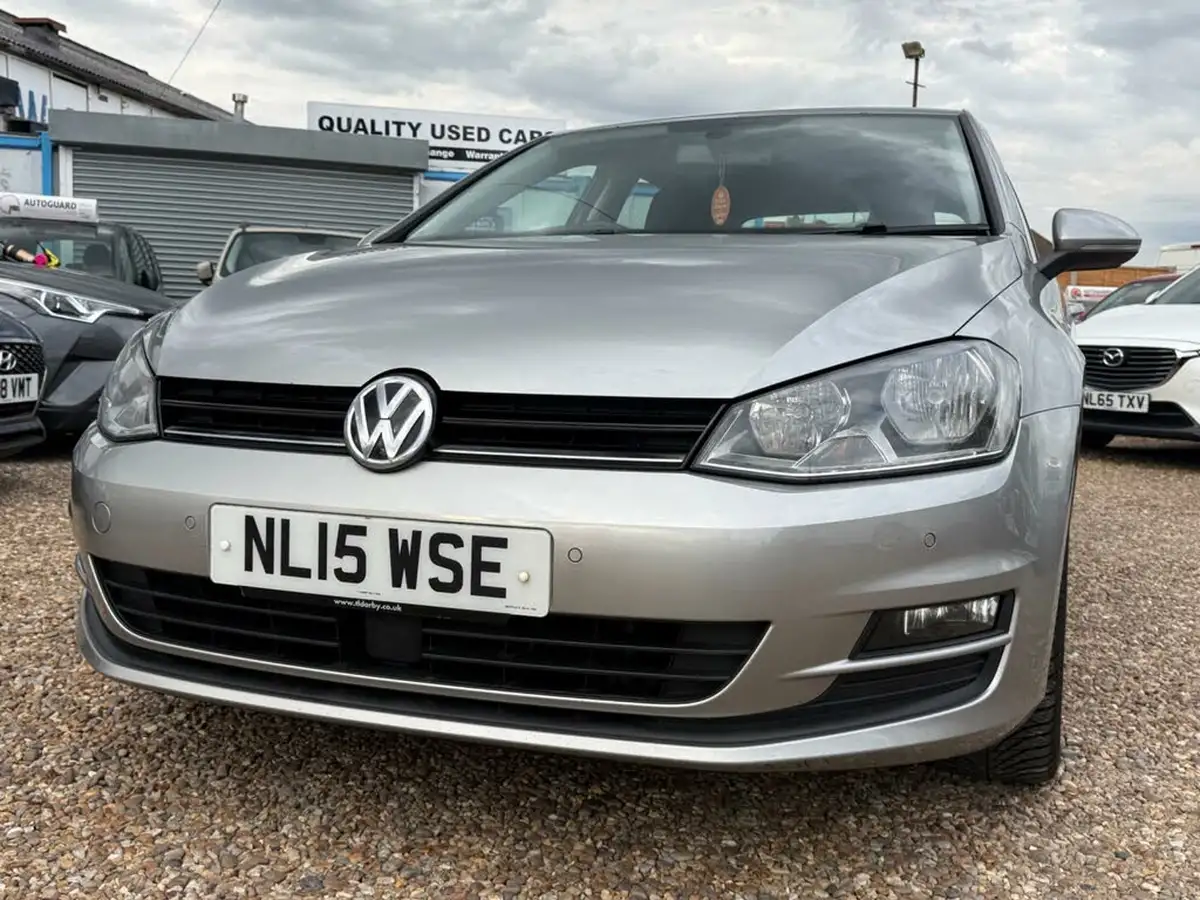 2015-volkswagen-golf-16tdi-match-105ps-bmt-ss-5d-big-25