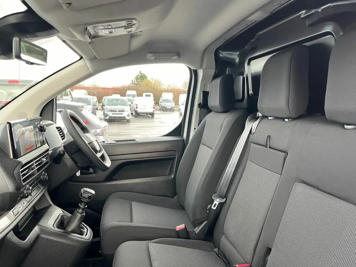 2024-vauxhall-vivaro-15td-xl-pro-big-9