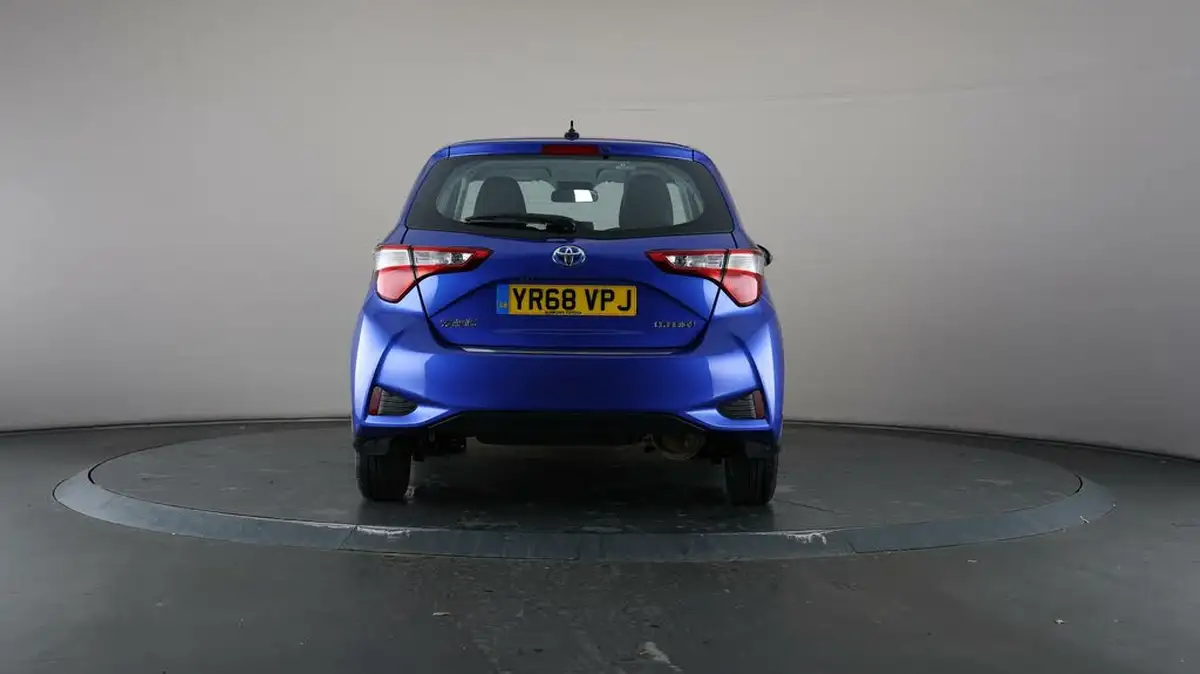 2018-toyota-yaris-15-vvt-i-icon-hybrid-big-33