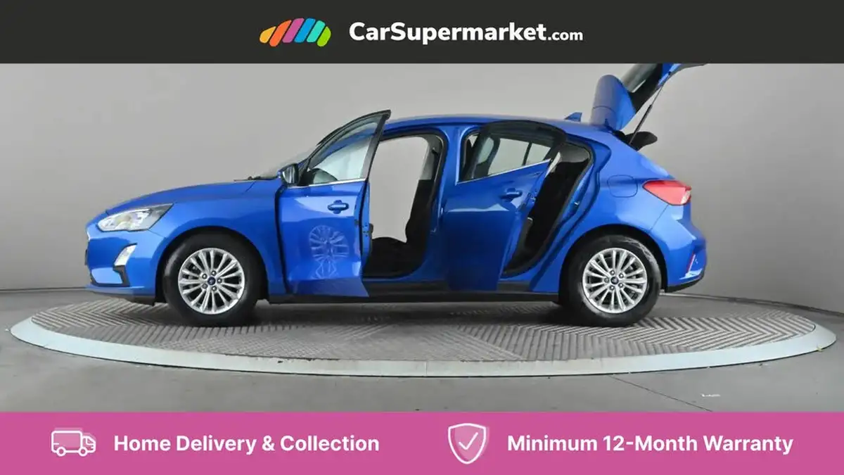 2021-ford-focus-15-titanium-edition-hatchback-big-8
