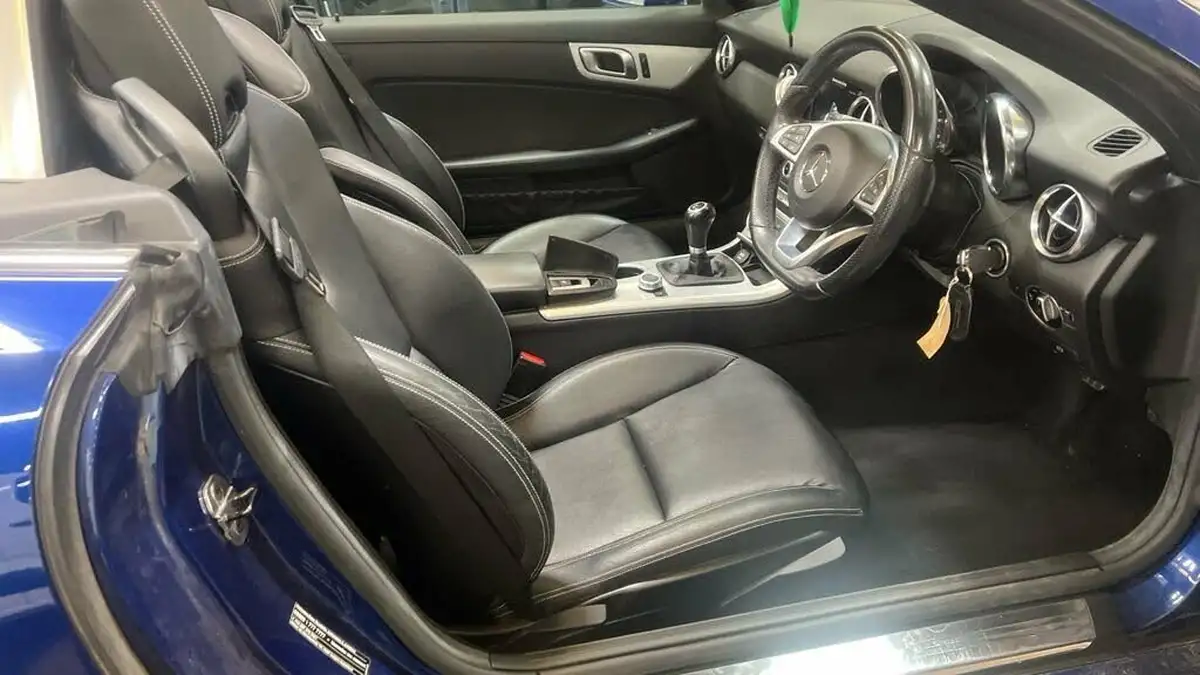 2018-mercedes-benz-slc-20-slc200-amg-line-big-1