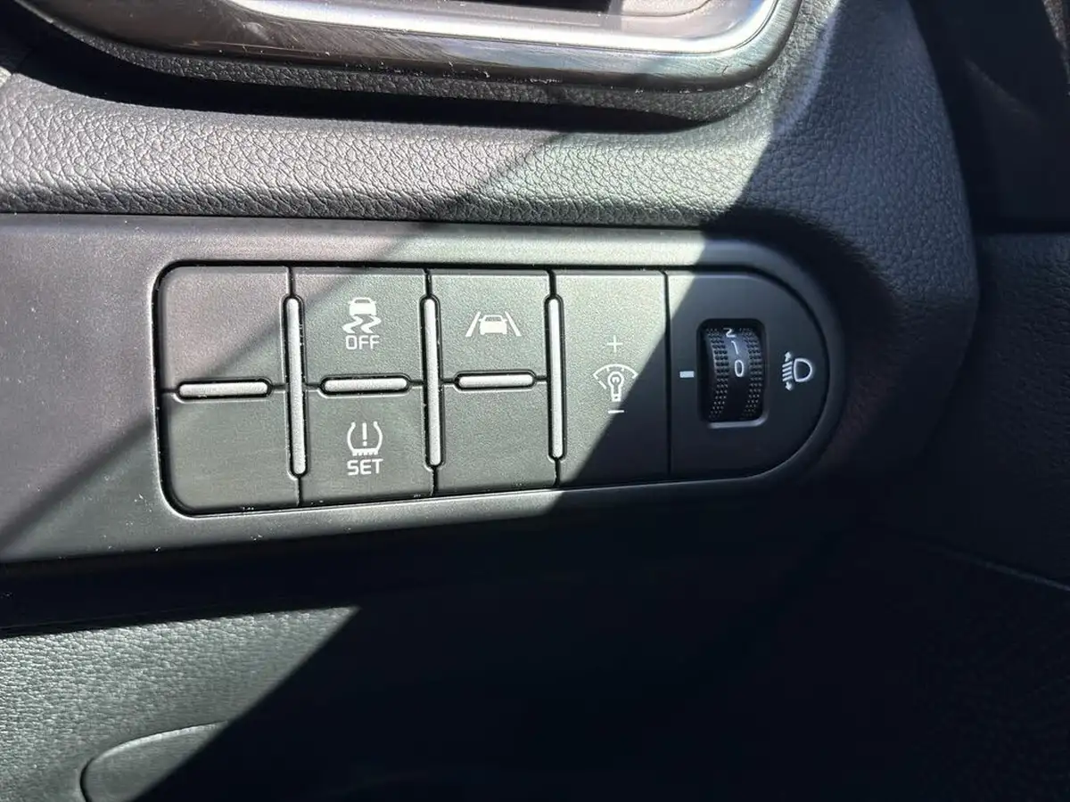 2024-kia-xceed-15-t-gdi-3-big-27