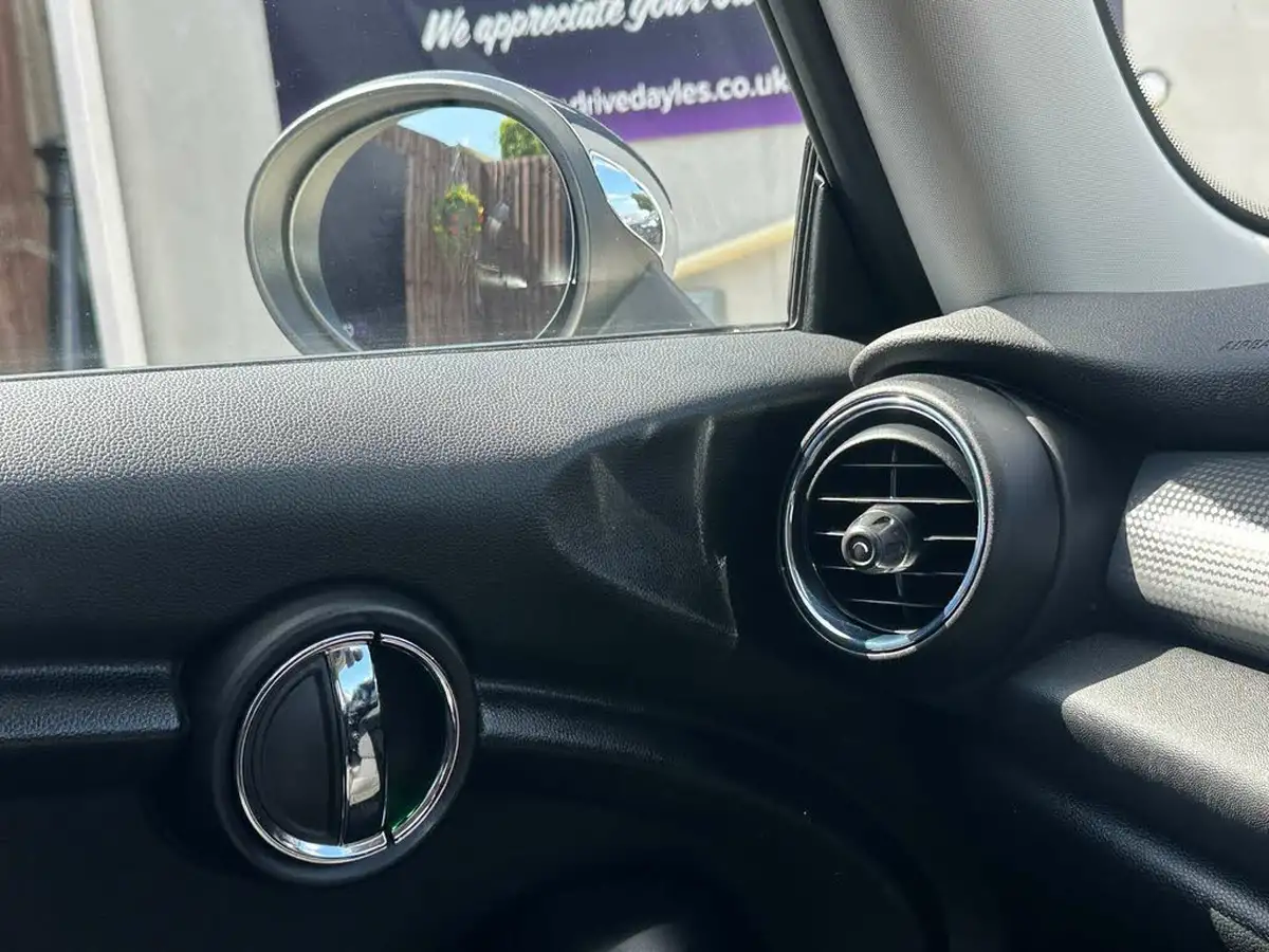 2016-mini-cooper-12-one-3d-big-39
