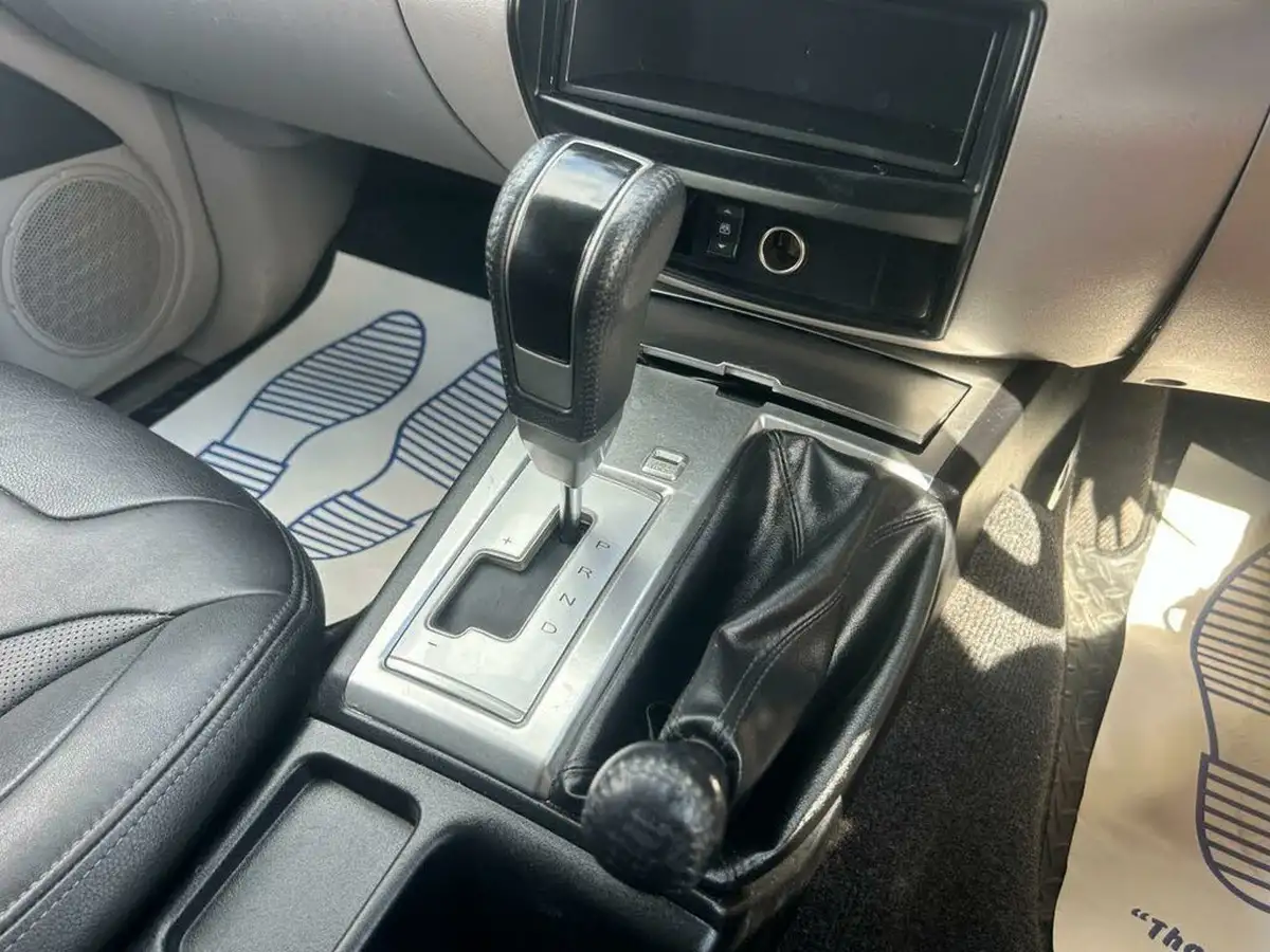 2013-mitsubishi-l200-25td-barbarian-auto-big-14