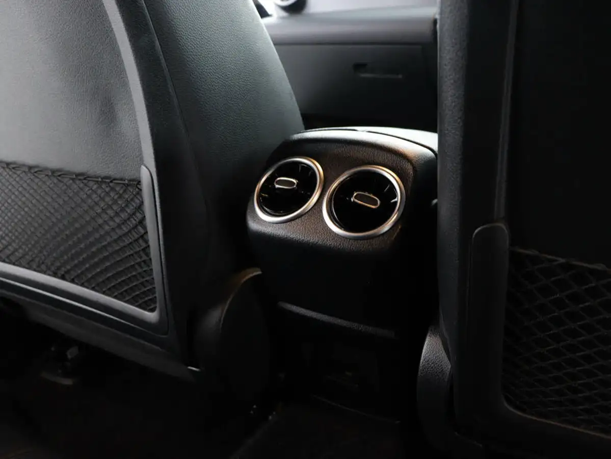 2022-mercedes-benz-cla-13-cla-200-amg-line-premium-coupe-4d-big-49