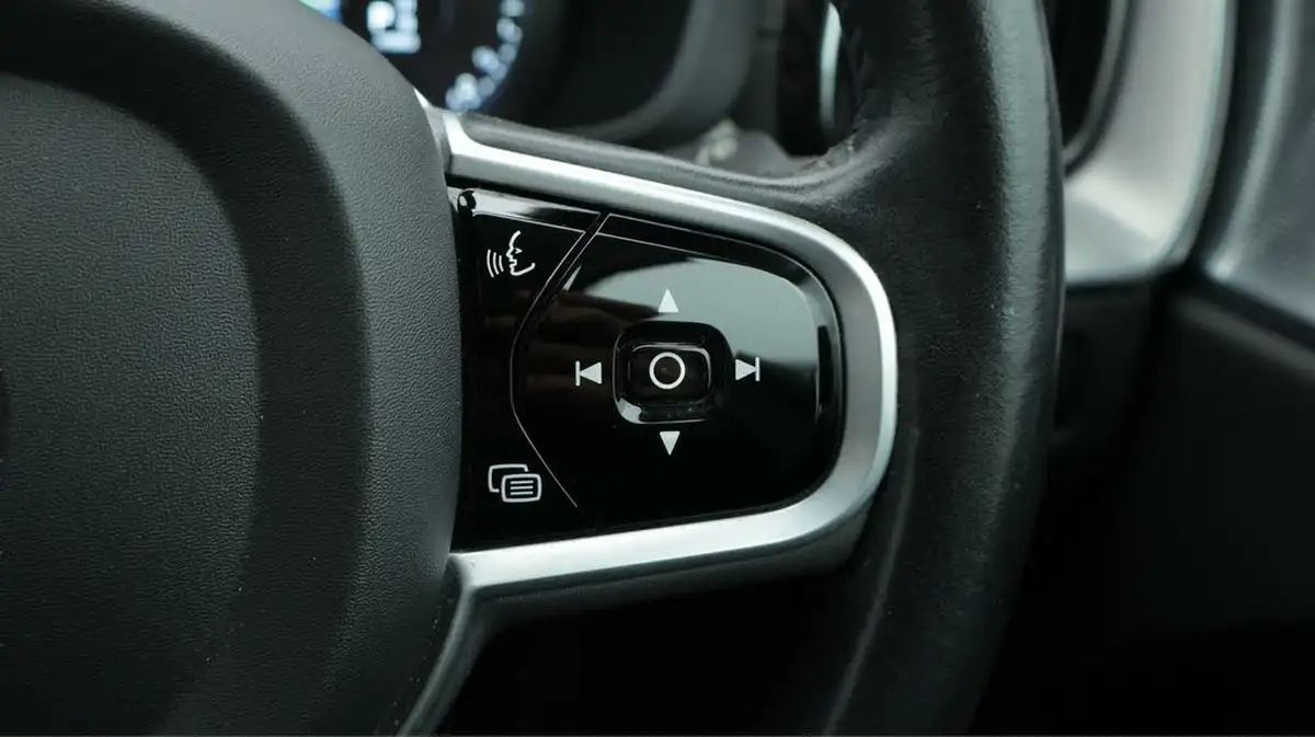 2018-volvo-xc60-20-t8-inscription-big-26