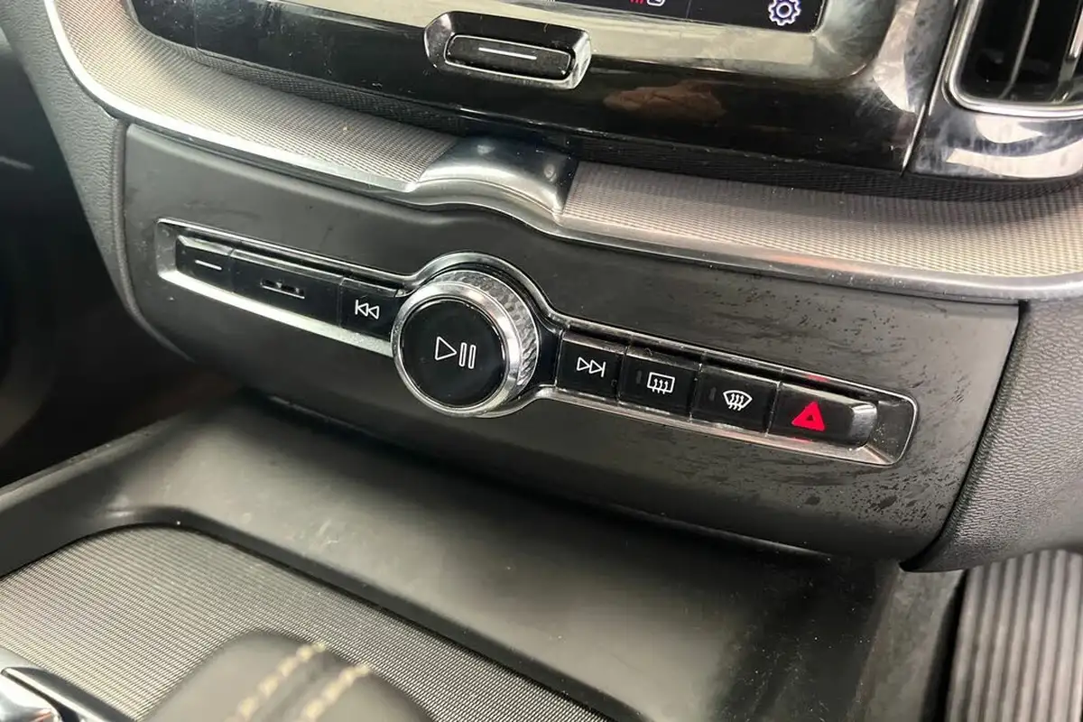 2021-volvo-xc60-20td-b4-r-design-awd-big-13