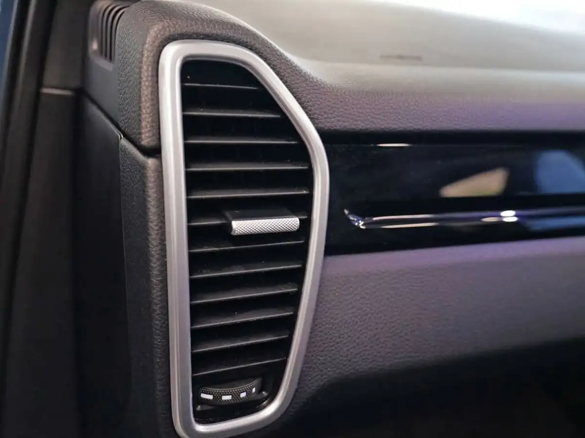 2019-porsche-cayenne-30-v6-coupe-big-17