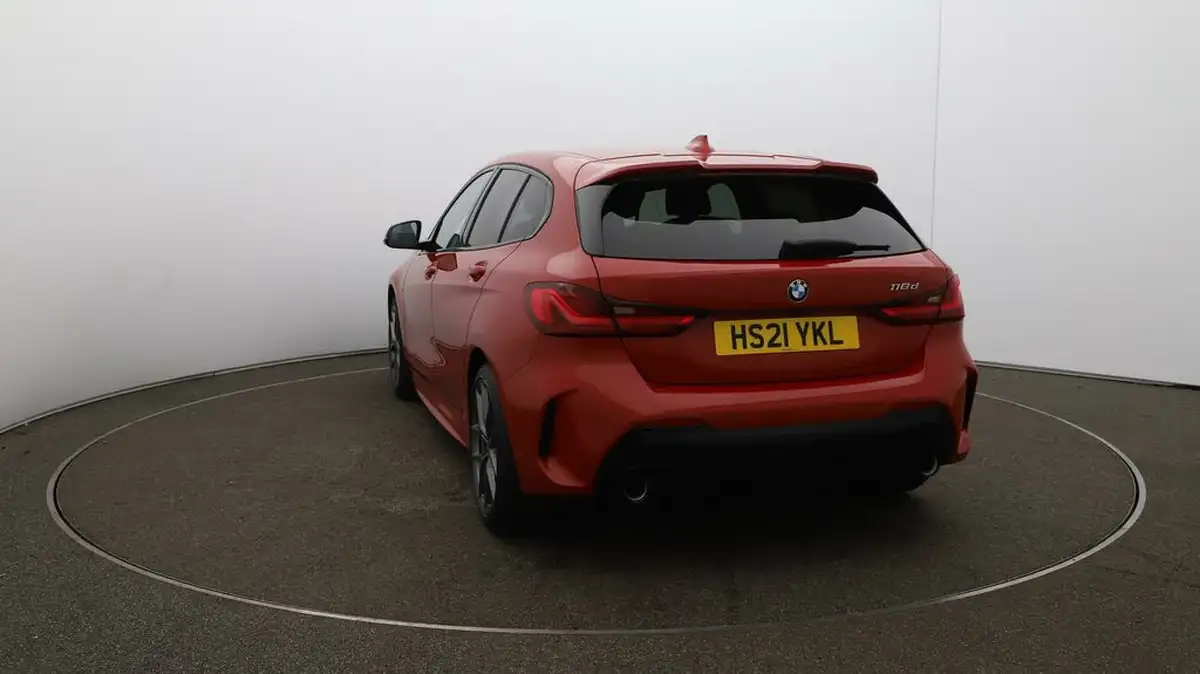 2021-bmw-1-series-20td-118d-m-sport-lcp-big-60