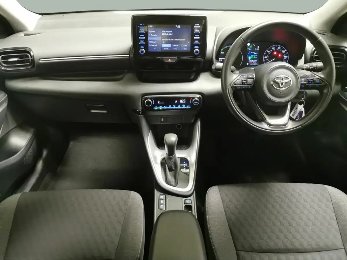 2021-toyota-yaris-15-vvt-i-icon-114bhp-hybrid-1490cc-e-cvt-big-7