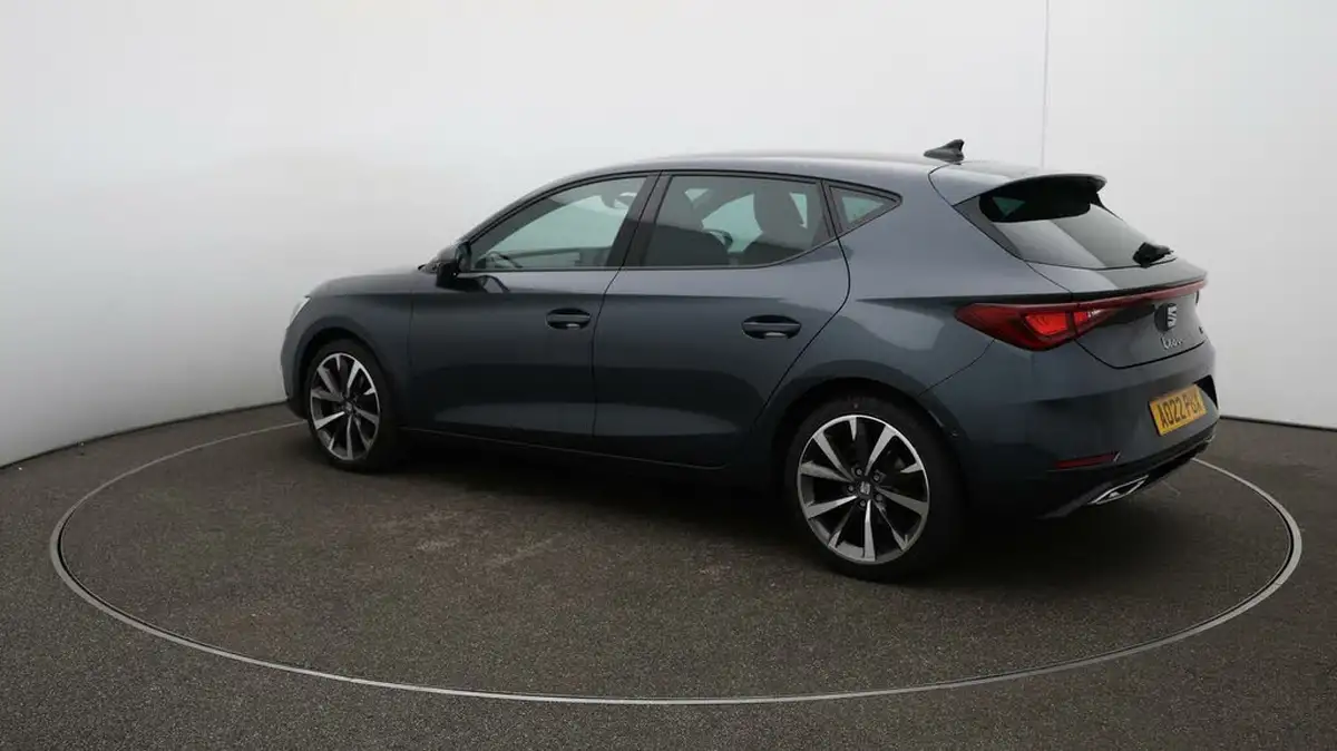 2022-seat-leon-big-35