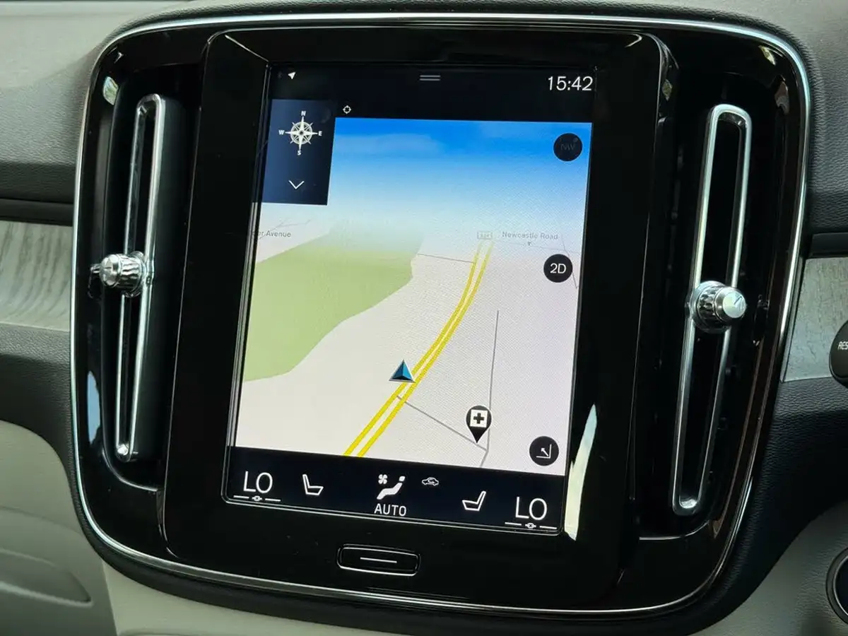 2019-volvo-xc40-20-t4-inscription-awd-big-28