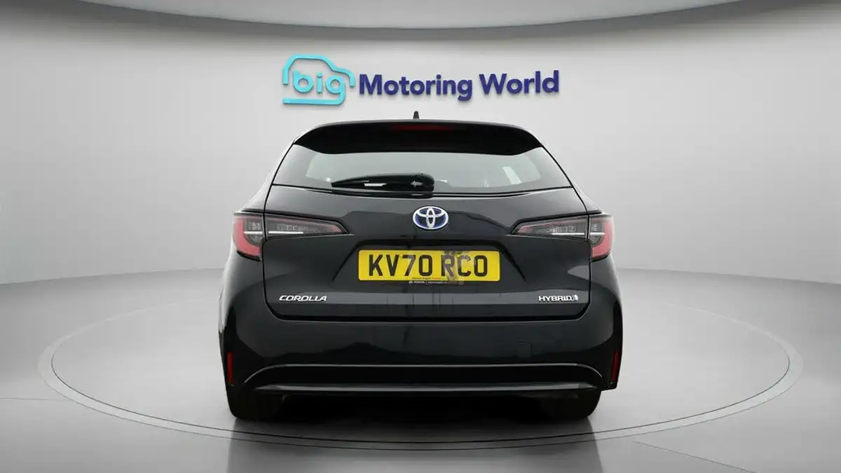 2020-toyota-corolla-18-vvt-i-icon-tech-spare-wheel-touring-sports-5d-big-5