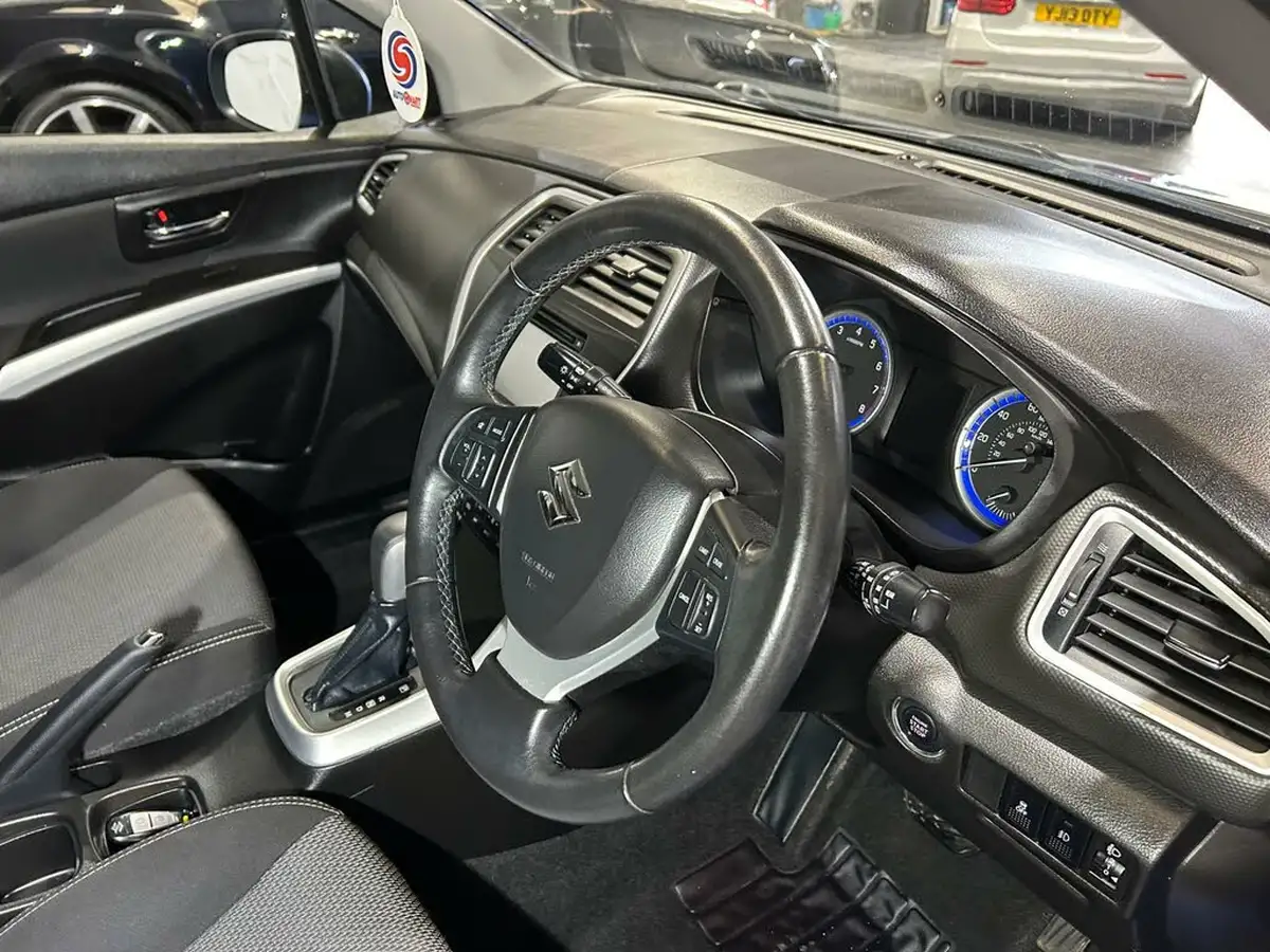 2015-suzuki-s-cross-16-sz-t-cvt-big-13