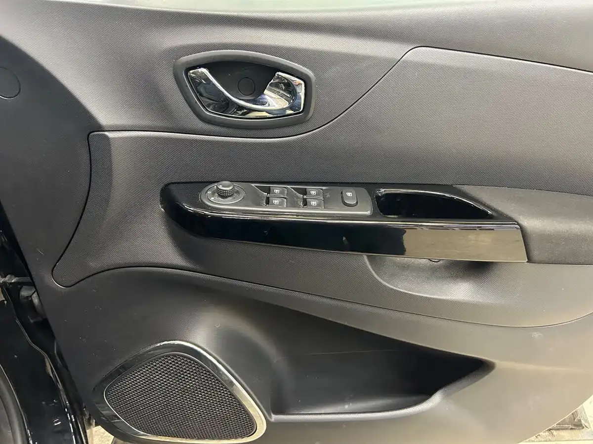 2015-renault-captur-09-dynamique-big-21