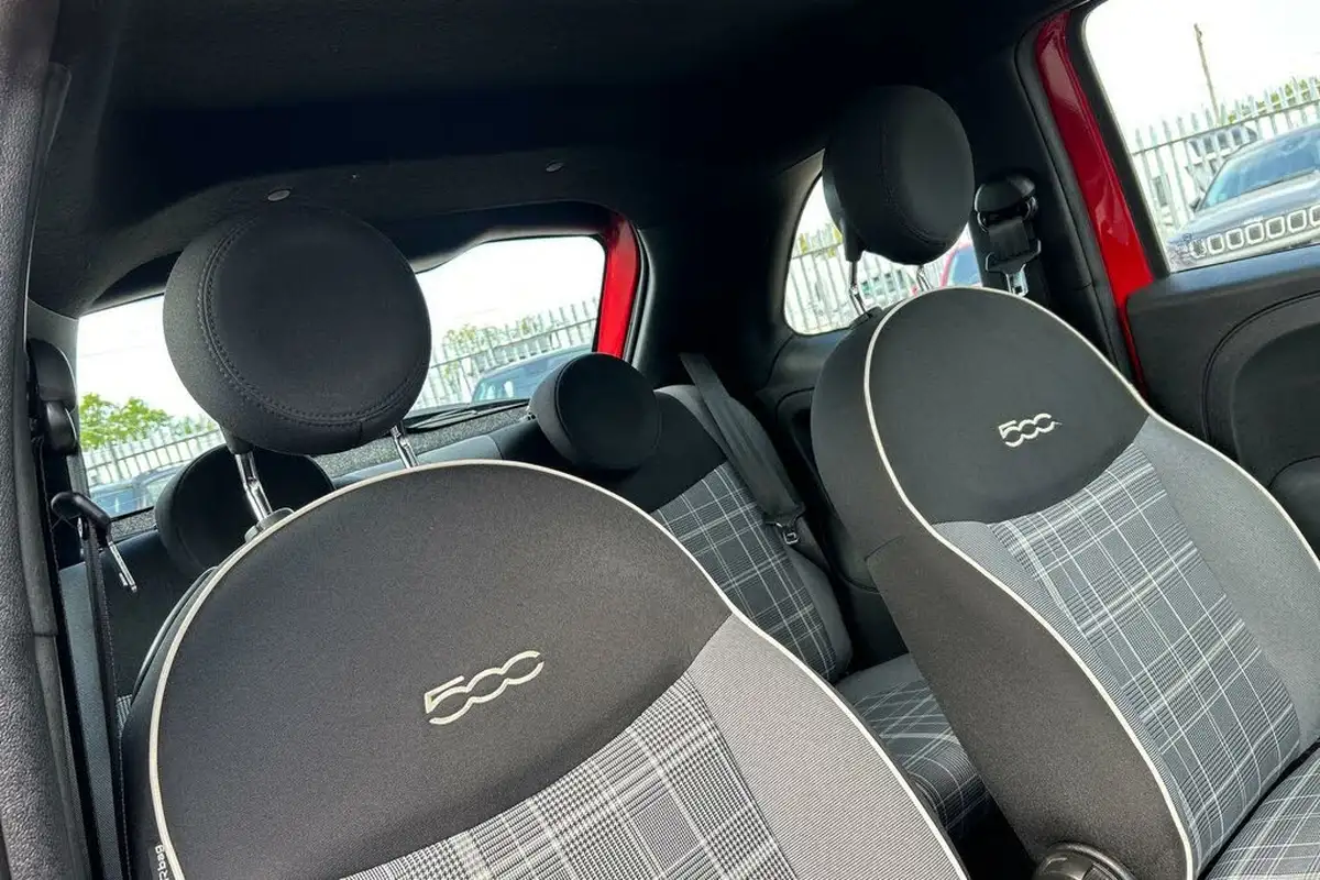 2020-fiat-500-10-lounge-big-13