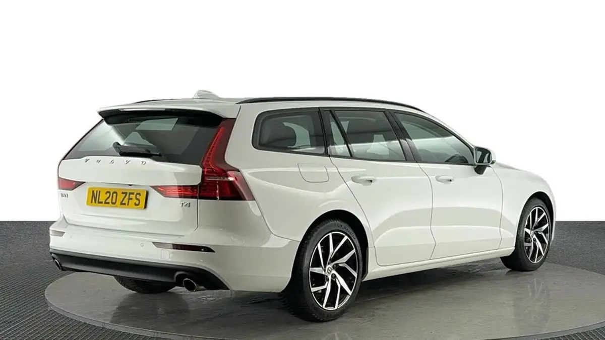 2020-volvo-v60-20-t4-momentum-plus-big-3
