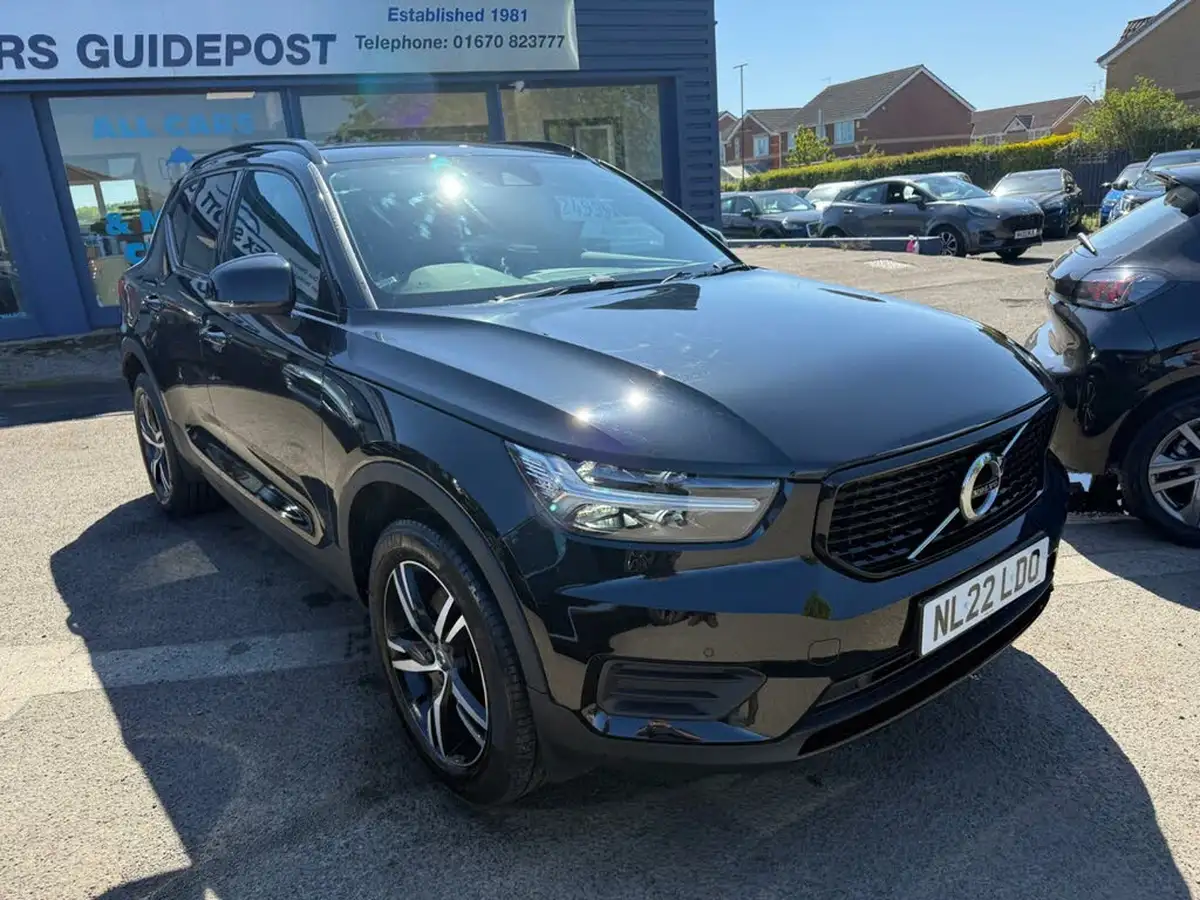 2022-volvo-xc40-20-b4-r-design-awd-big-2