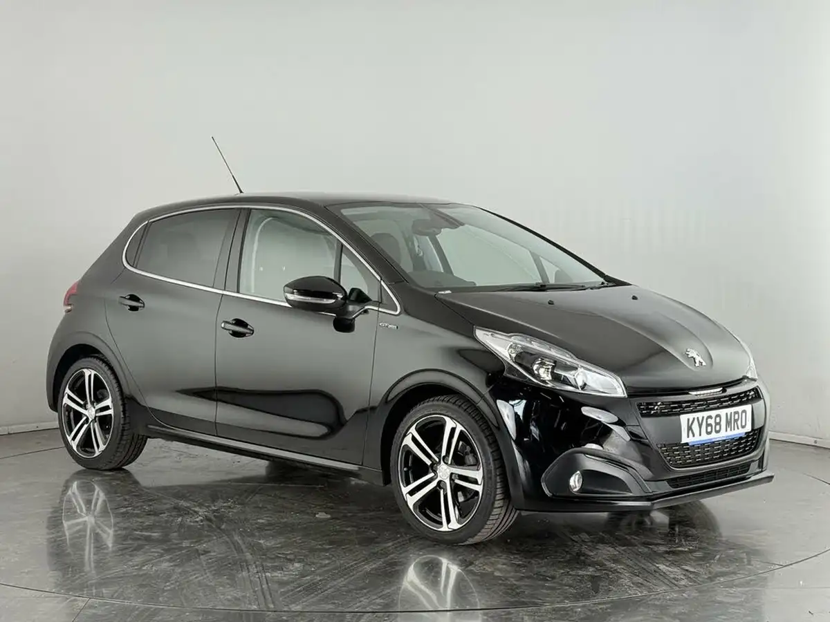2018-peugeot-208-12-puretech-gt-line-eat6-big-0