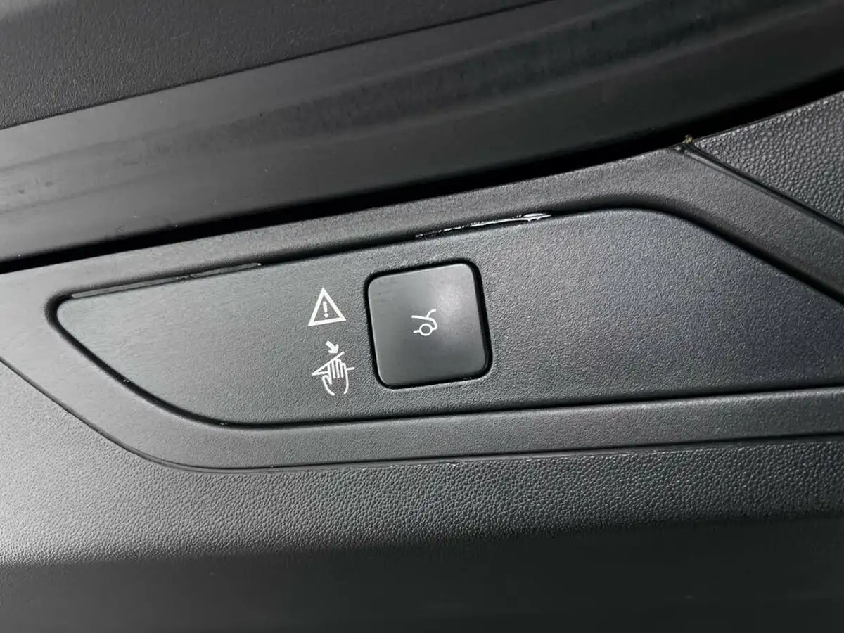 2019-citroen-c4-spacetourer-12-puretech-flair-eat8-big-9