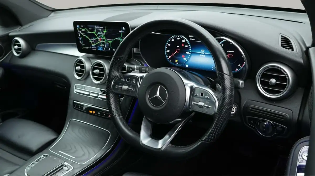 2020-mercedes-benz-glc-class-20d-glc300d-amg-line-premium-station-wagon-5d-big-9