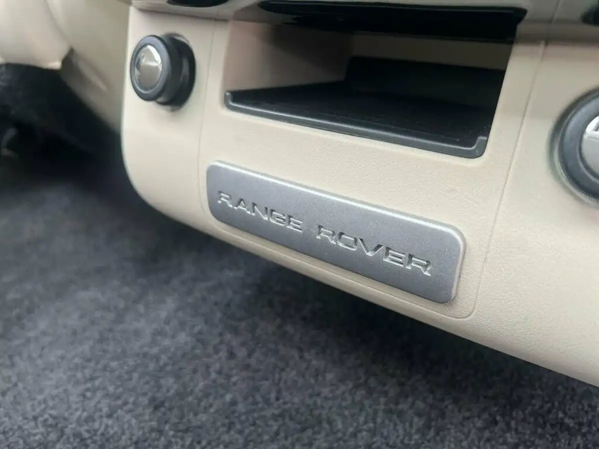 2013-land-rover-range-rover-44-sdv8-autobiography-big-27
