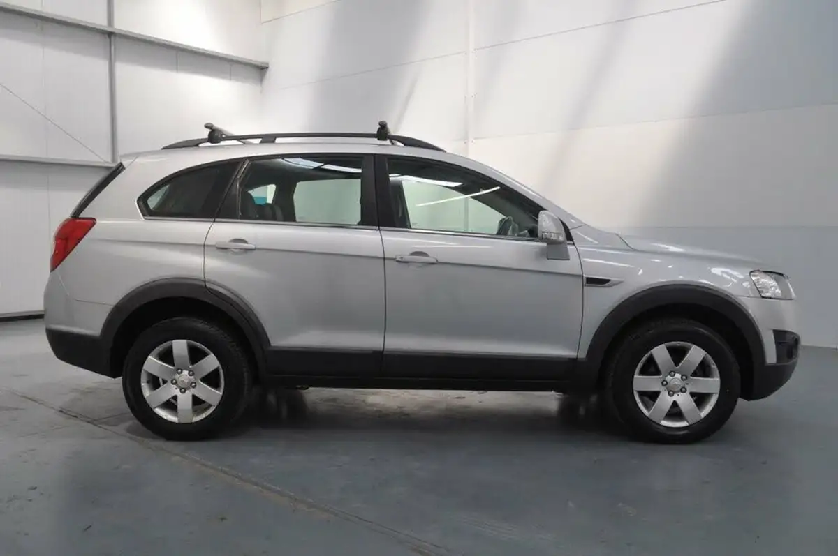 2012-chevrolet-captiva-22td-lt-22vcdi-7st-big-3