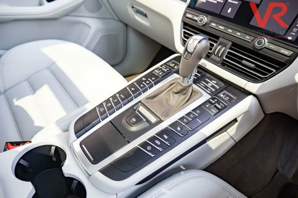 2020-porsche-macan-29-v6-gts-big-28