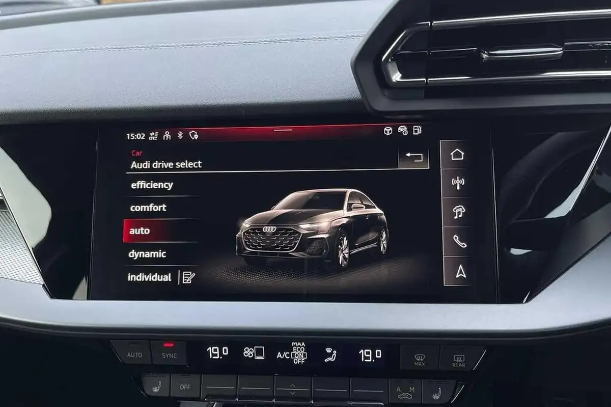 2025-audi-a3-15-30-tfsi-s-line-saloon-4d-big-51