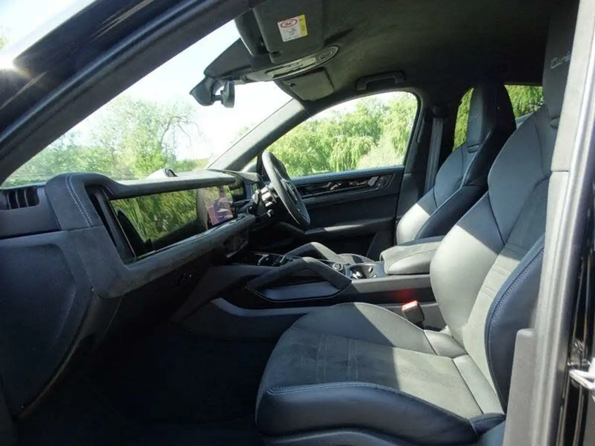2024-porsche-cayenne-40-v8-turbo-e-hybrid-gt-package-coupe-big-2