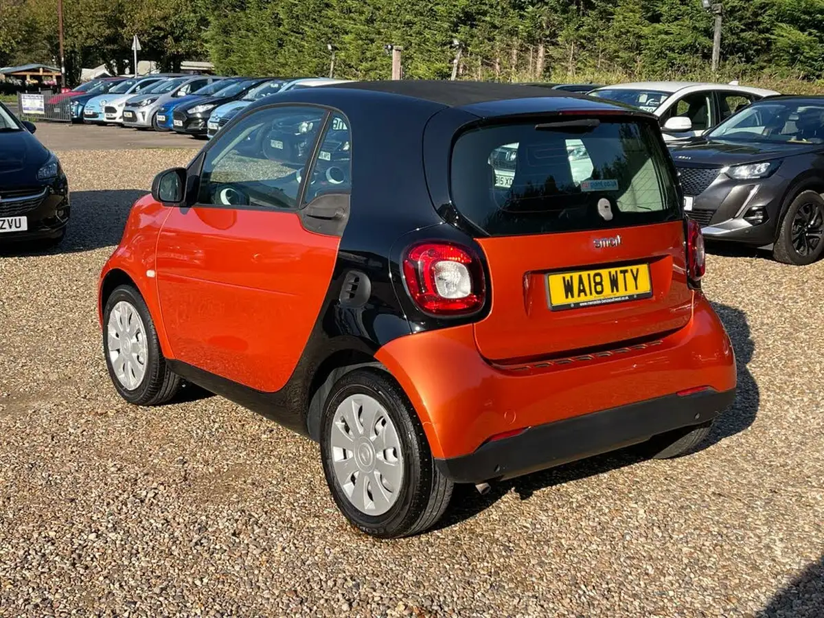 2018-smart-fortwo-10-pure-70bhp-big-2