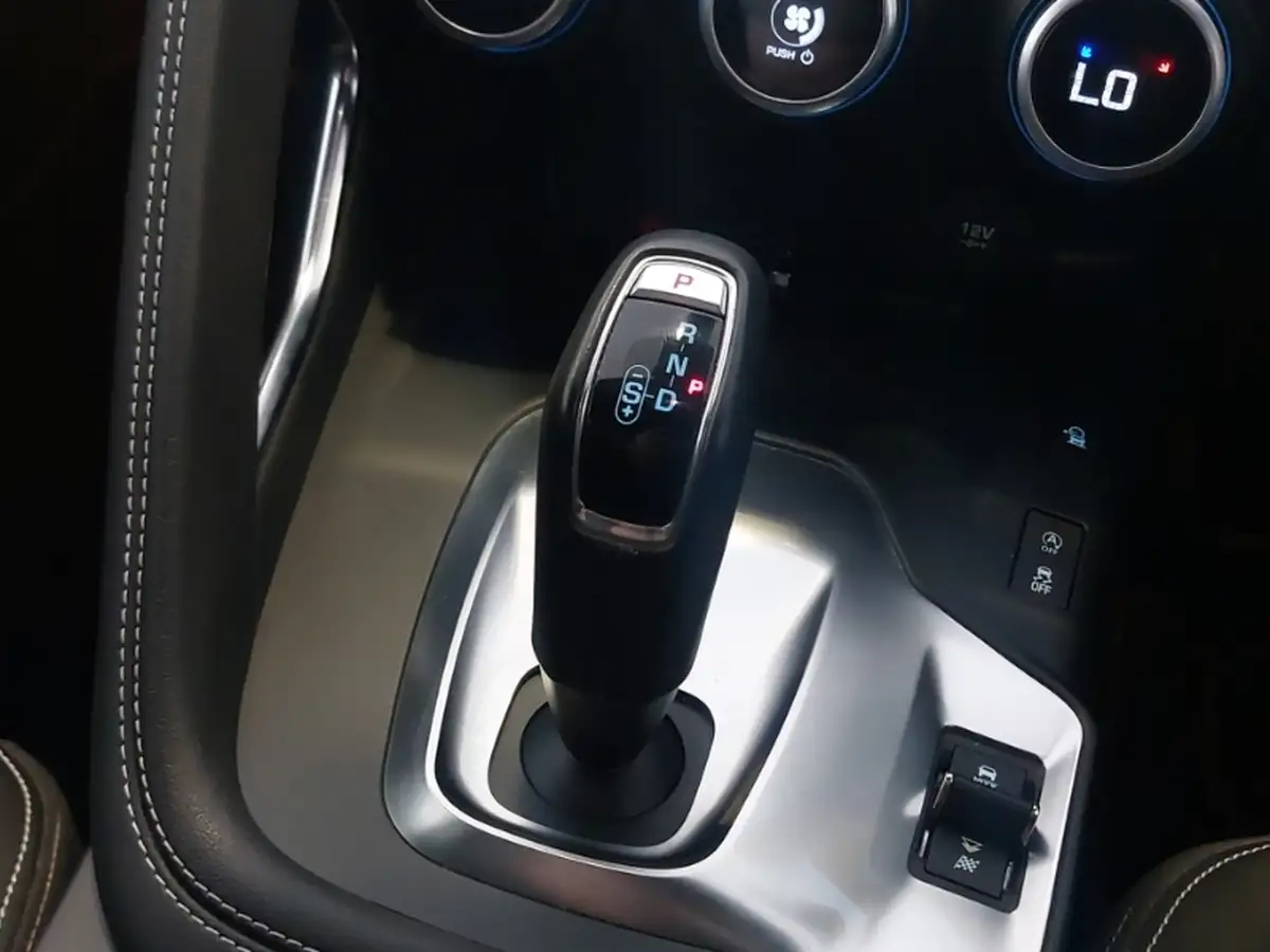 2019-jaguar-e-pace-20-i4d-r-dynamic-se-180ps-awd-auto-big-9